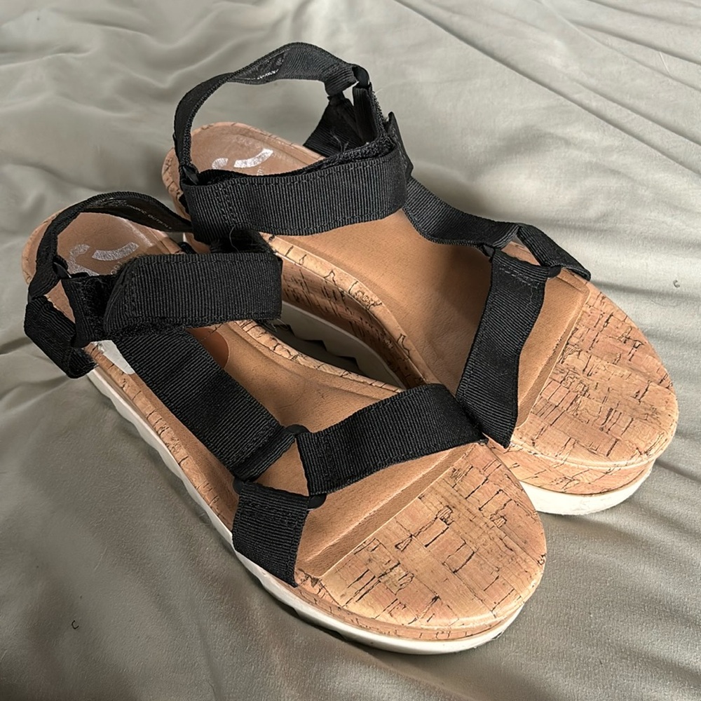 Platform sandals